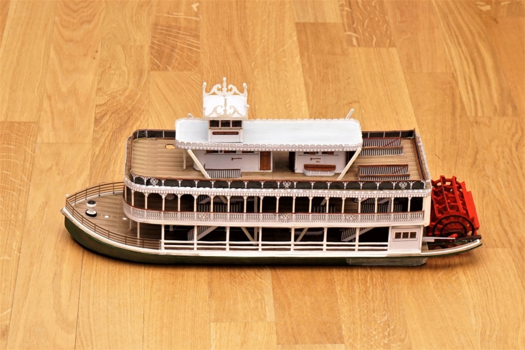 Mississippi Riverboat "Mark Twain" / 1:50, Pappe, Holz u.a.  - Seite 3 Dsc05327