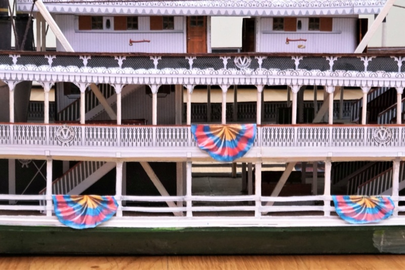 Mississippi Riverboat "Mark Twain" / 1:50, Pappe, Holz u.a.  - Seite 4 Dsc05513