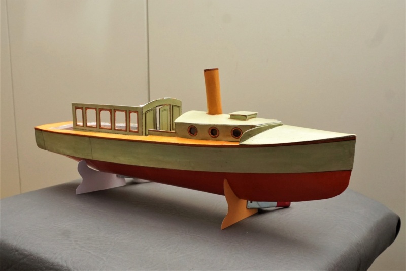 Seetüchtige Motor-Kreuzeryacht - Kartonmodell statt Blechspielzeug Dsc05717