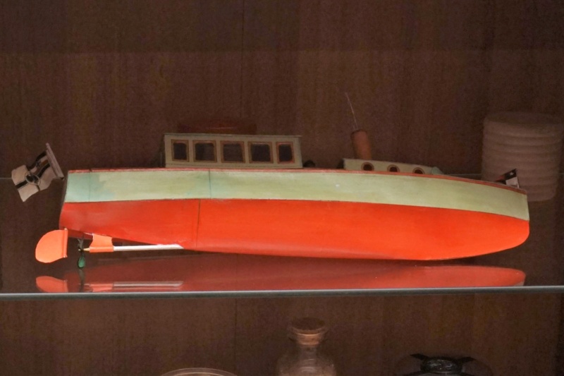  Seetüchtige Motor-Kreuzeryacht - Kartonmodell statt Blechspielzeug - Seite 2 Dsc05811