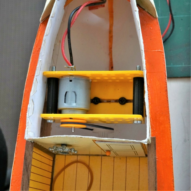  Seetüchtige Motor-Kreuzeryacht - Kartonmodell statt Blechspielzeug - Seite 3 Dsc06012