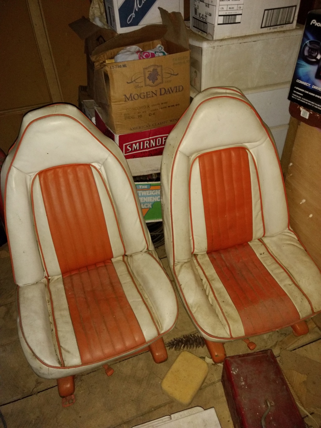 Swivel bucket seats Img_2012