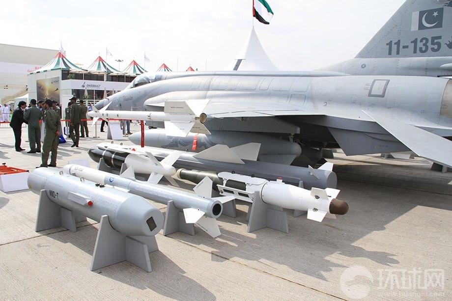 مصر والسعودية مهتمتان بصواريخ  CM-400AKG Jf17cm10