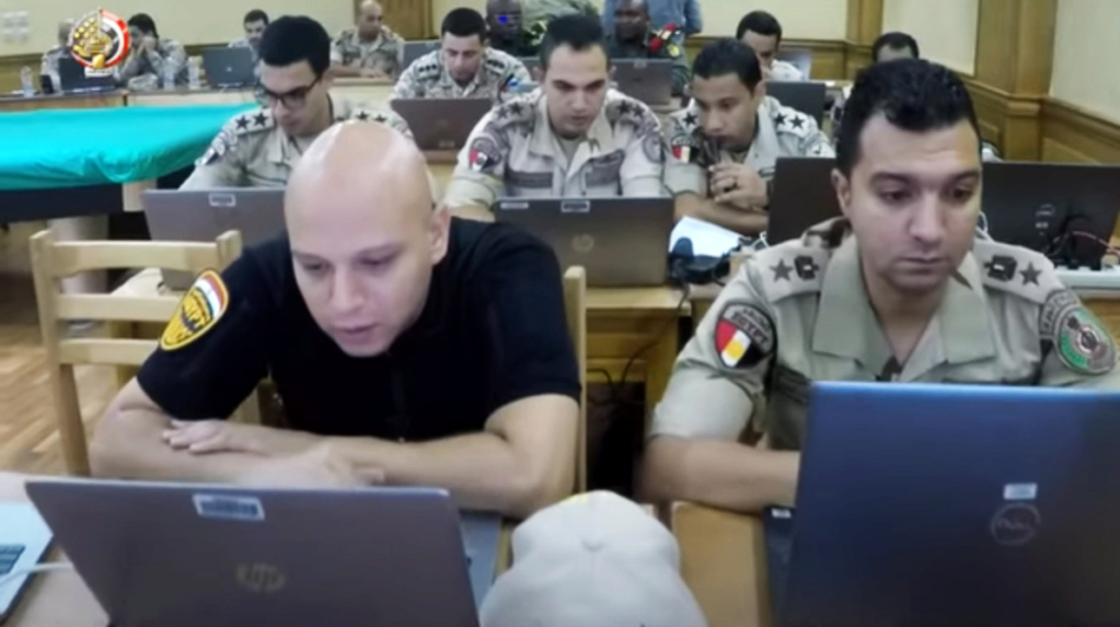 مناورات وتدريبات القوات المسلحة المصرية (كافة الأفرع).. متجدد - صفحة 5 Police10