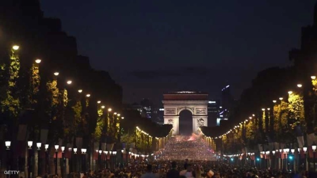 احتفالات حاشدة في فرنسا بالتأهل لنهائي المونديال 1-116210