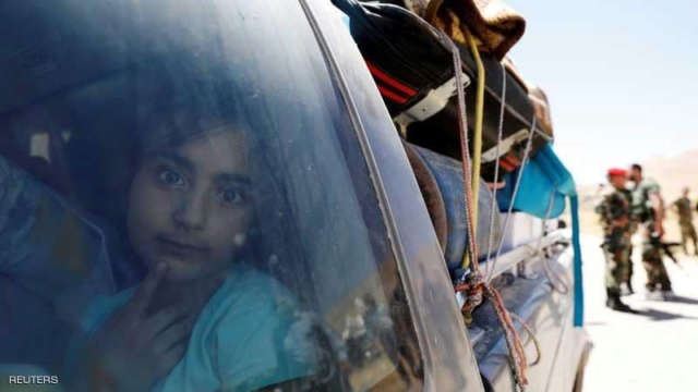 عودة المئات من اللاجئين السوريين لبلادهم من لبنان N4hr_124