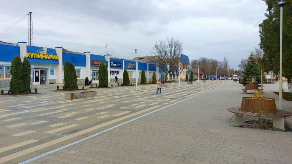 https://i.servimg.com/u/f55/19/62/28/54/81_ful14.jpg