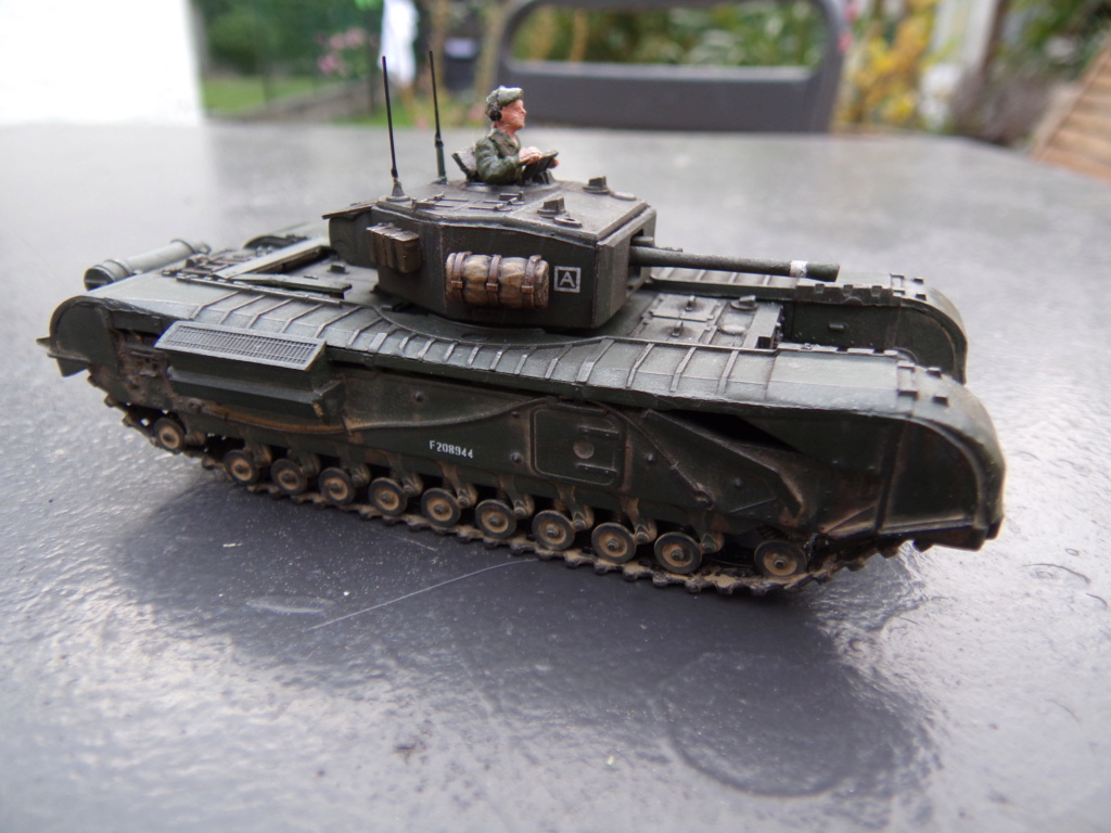 [Italeri] Churchill Mk III (FINI) 102_4031