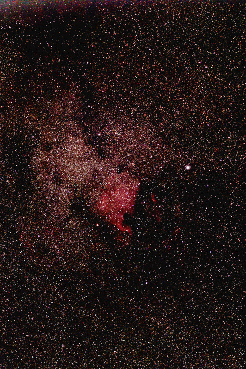 NGC7000 en grand champs (mosaique de 4 images) Ngc70010