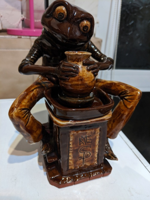 Studio pottery frog statue, Rye or Kye, SP mark  Img_2014