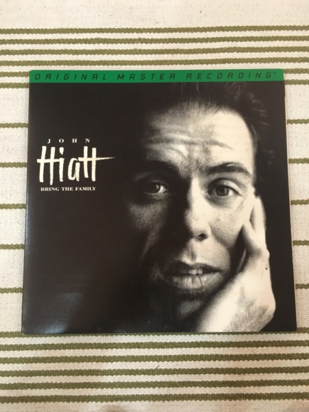John Hiatt - Bring The Family (used LP) Jh-110