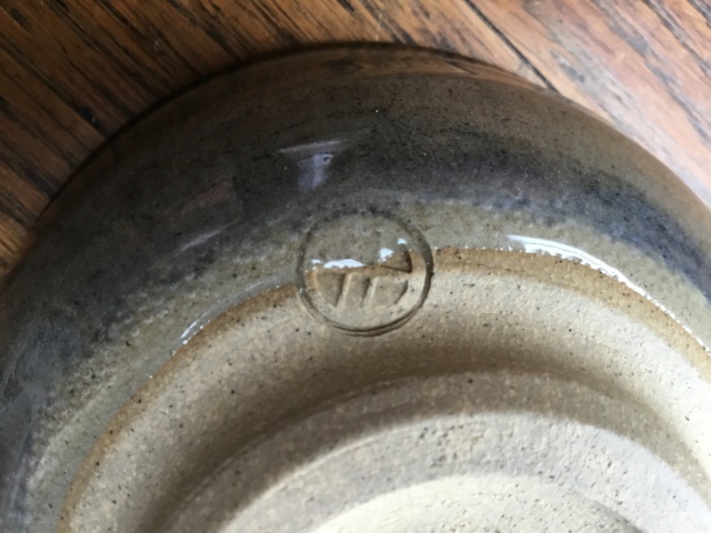 Studio stoneware bowl, H or crossed lines mark. 0601f310