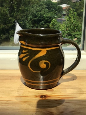 Green yellow slipware jug CP and castle mark - EH Williams Cynwyd Pottery 075d7710