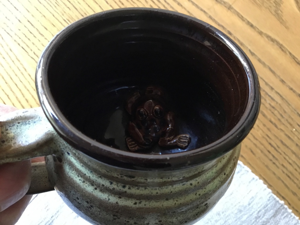 Studio wheat frog surprise mug 0d388310