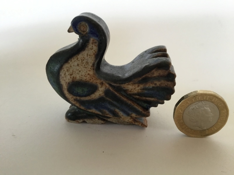 Small stoneware bird Figurine, dove? 0fc20910