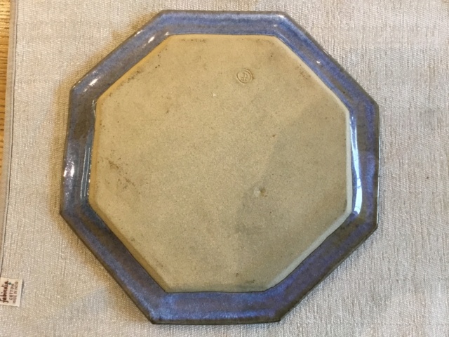 Octagonal studio pottery plate p mark with 2 dots - Guy & Pip Perkins 2384ea10