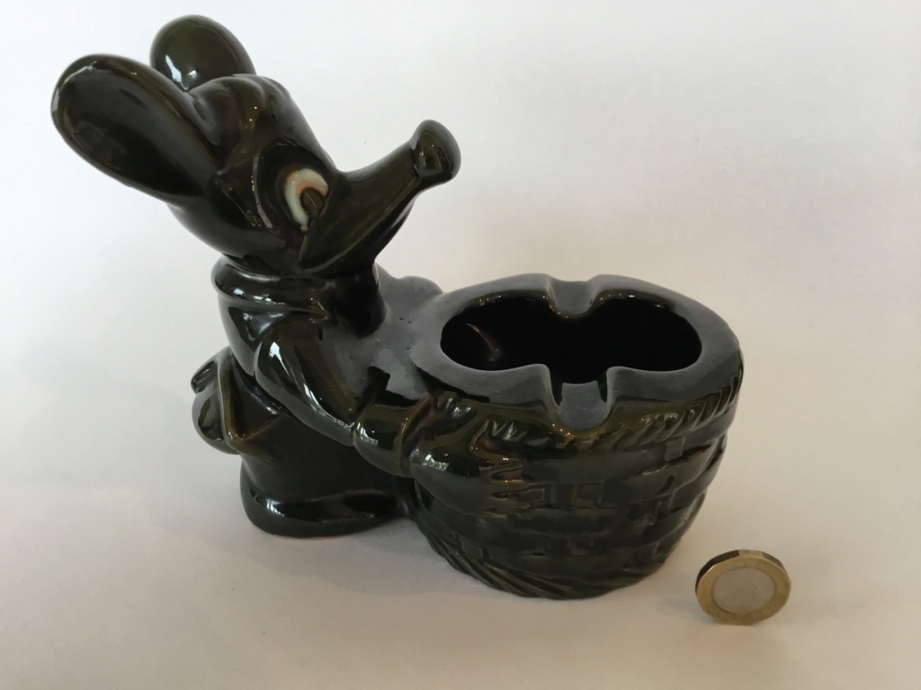 Green Mickey Mouse ashtray, marked 1 2fd61d10