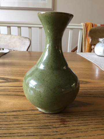 Green Studio vase, LW or ML mark 30a5fa10
