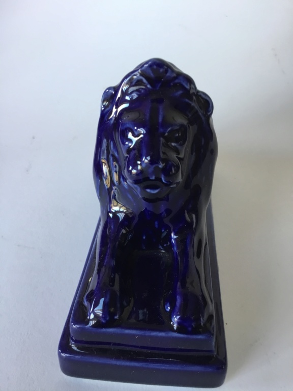 Churchill lion figurine on plinth, Shiny blue glaze 39c6a510