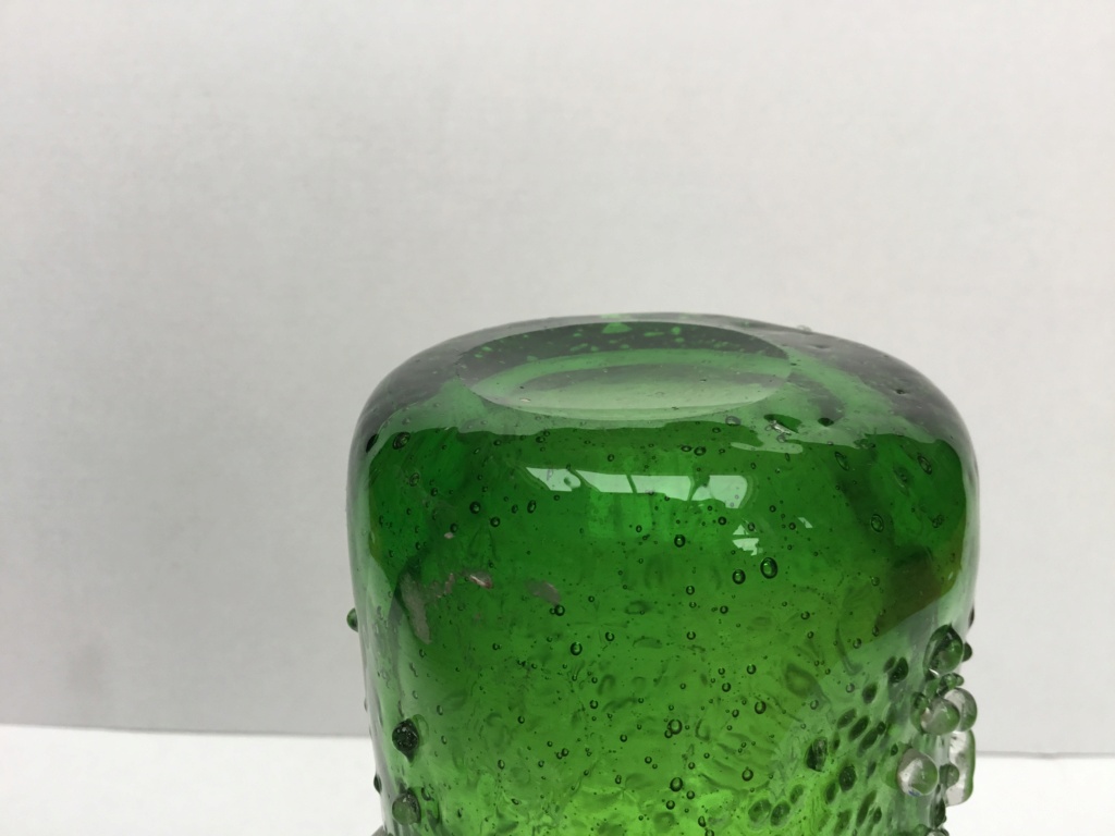 Green vase, ice crystal finish, Concave ground Base 4833e510