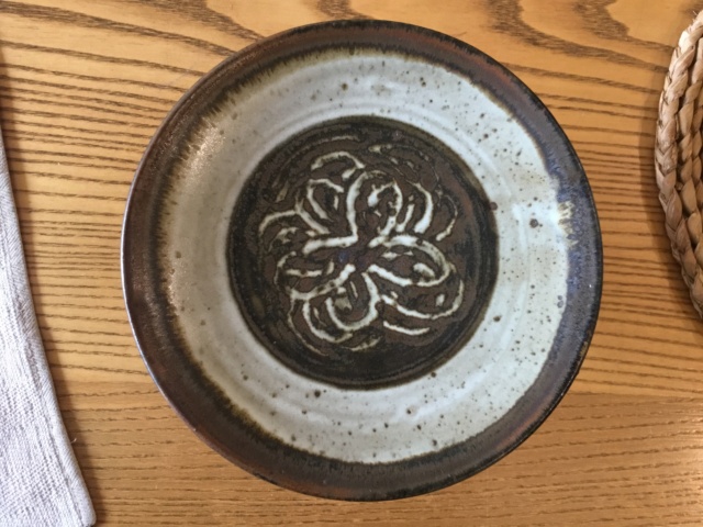 Studio Pottery stoneware tazza pedastal dish, Celtic Pattern 5d87c310