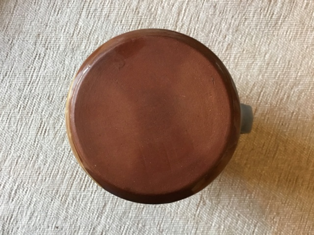 Studio slipware pottery cat mug, no mark 74404b10