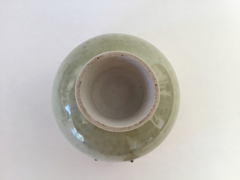 Studio footed porcelain bowl, fake stitching  88534510