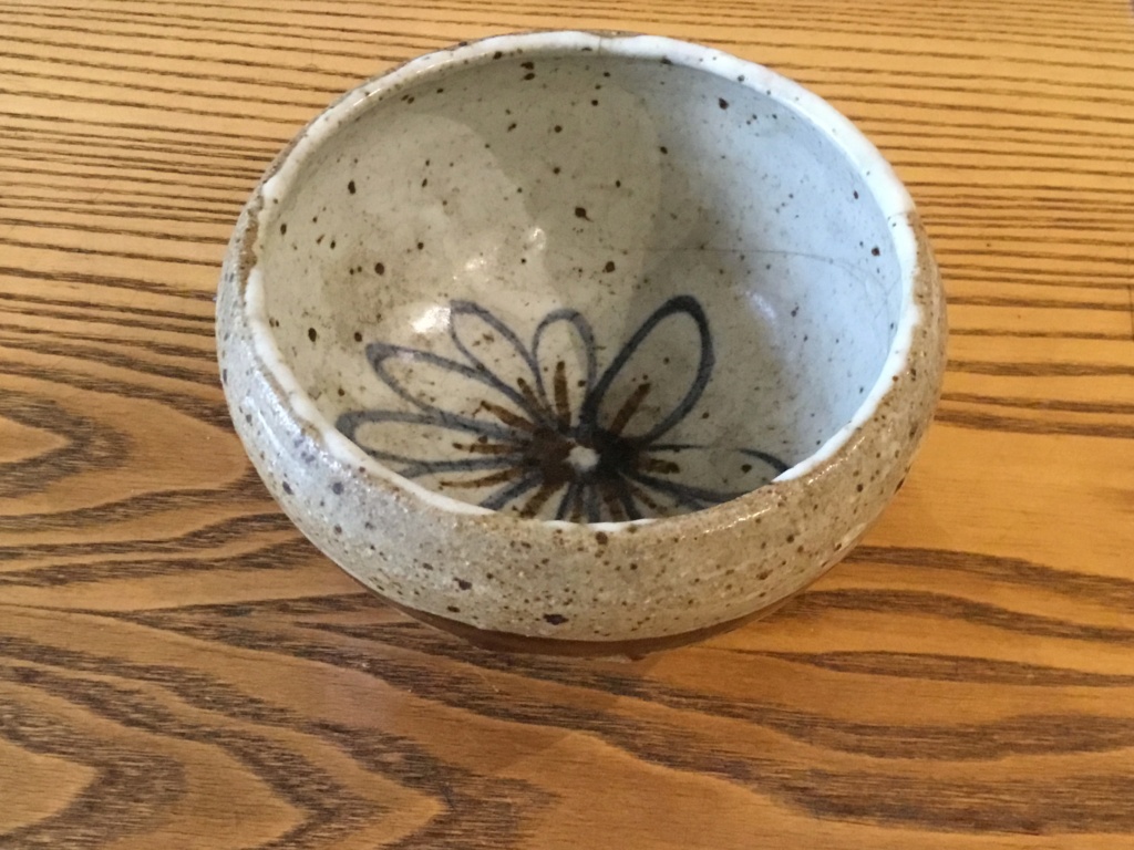 Stoneware studio bowl, Flower mark, hobby pot?  8f404810