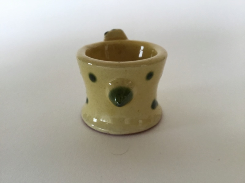 Studio chicken eggcup, green on yellow, W or M mark 99138110