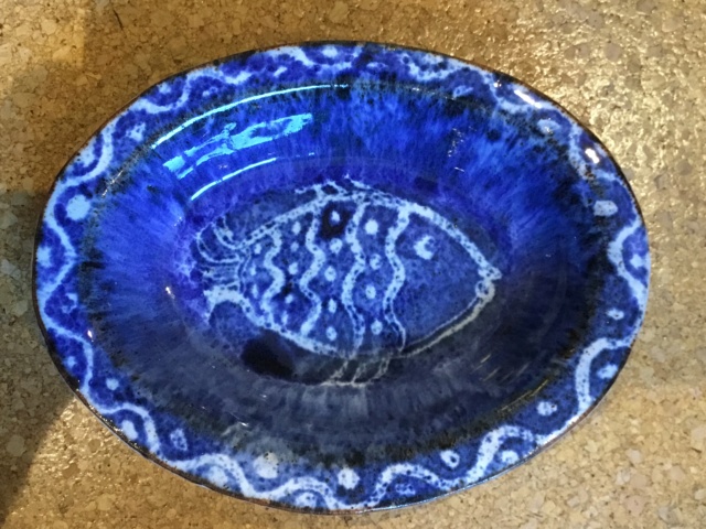 Studio pottery fish dish, JS 07 mark 9b8a2a10