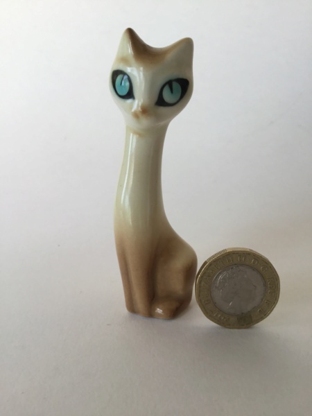 1960s cute/ kitsch cat costing 3/3. Hornsea pottery. Bdbac610