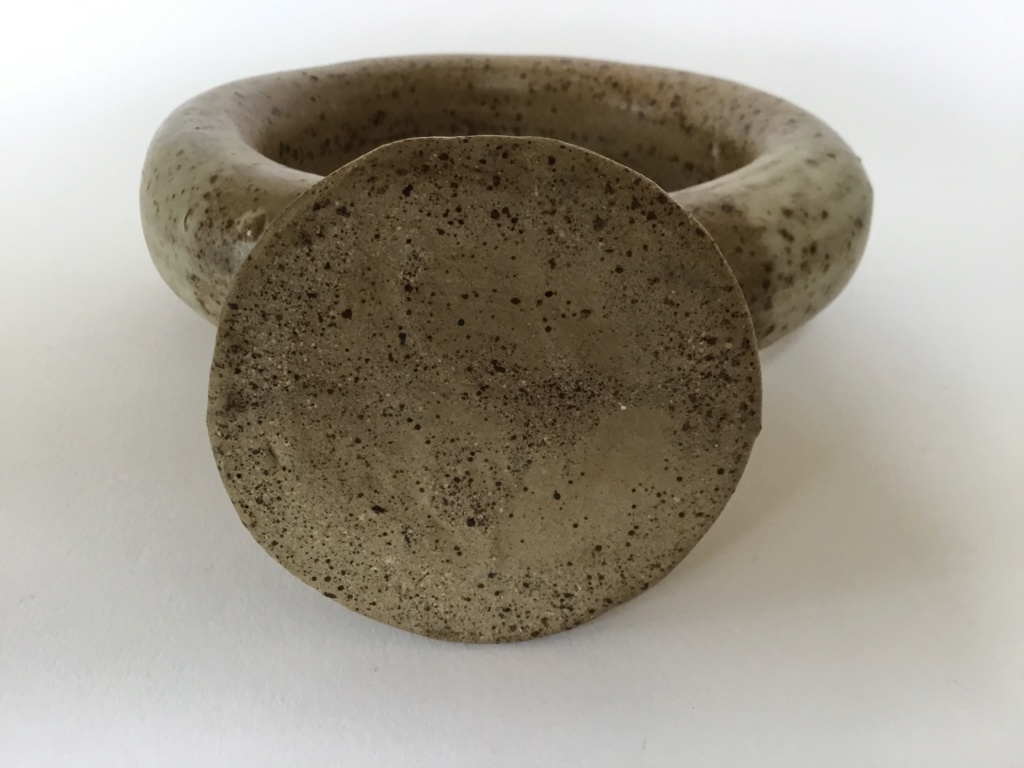 Moulded stoneware sculptural ring vase C5e33710