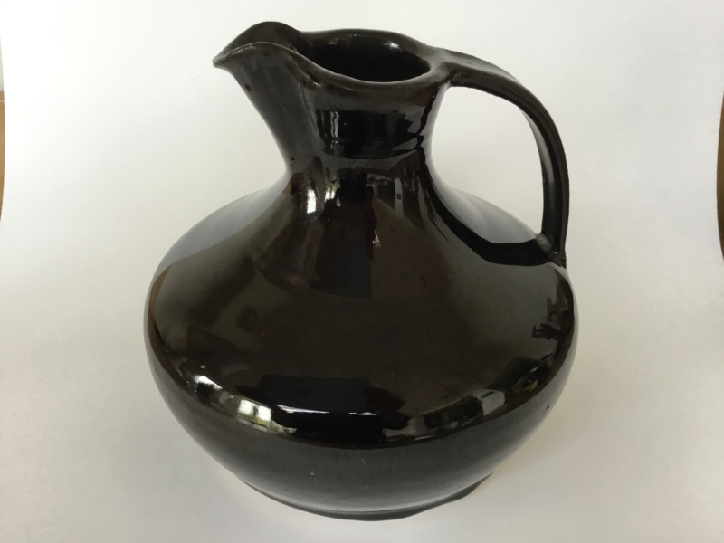Tenmoku glaze studio squat jug, incised mark Db531010