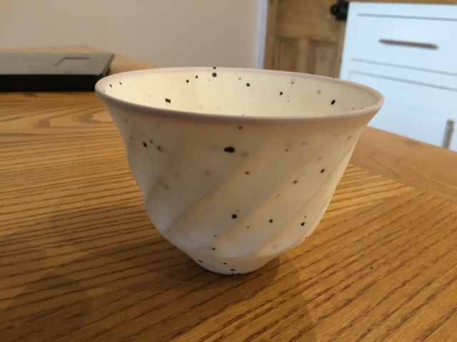 Anne Hogg, Cornwall, bone china carved speckled  cup Dfce3110