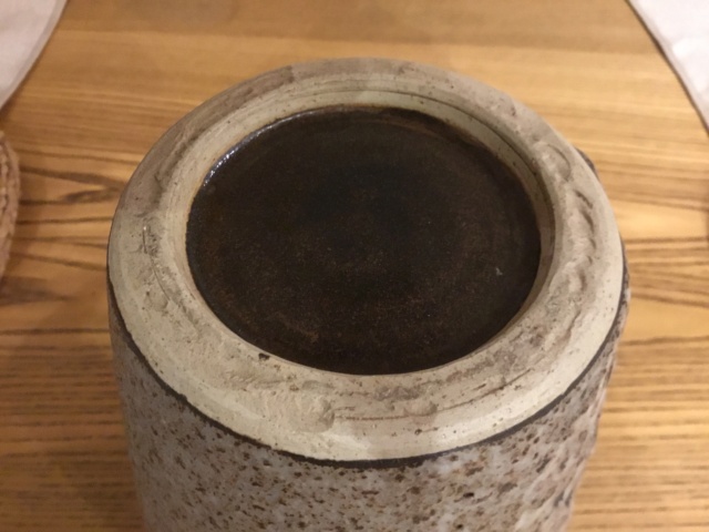 Large stoneware studio vase, no mark. Eaa99810