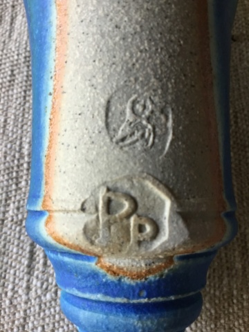Vivienne Hills & Alan Baxter, Pontardawe Pottery (Wales), Bird and PP mark  F89ee310
