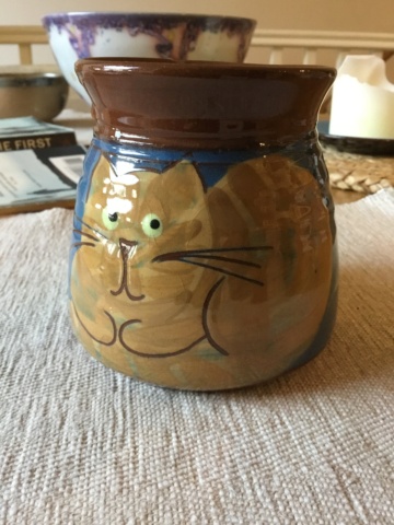 Studio slipware pottery cat mug, no mark F9906a10