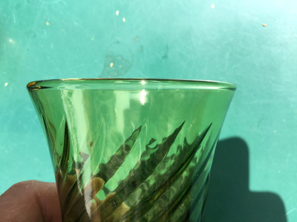 Olive green ribbed vase, factory made, modernish  Fe2e1510