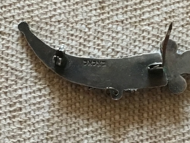 Silver dagger jambiya style brooch, non English mark Img_1911