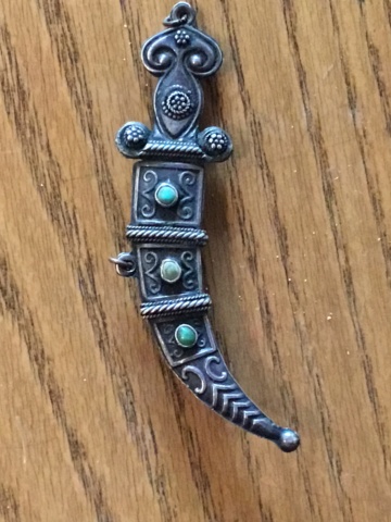 Silver dagger jambiya style brooch, non English mark Img_1912