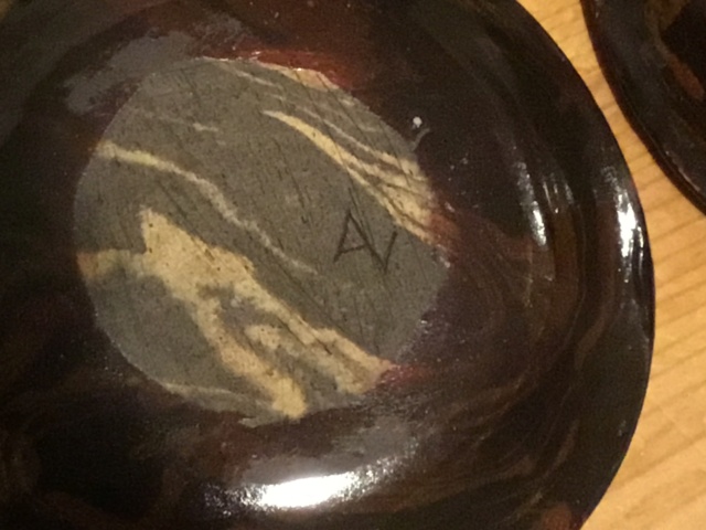 AV mark, marbled studio pottery Small dishes Img_4415