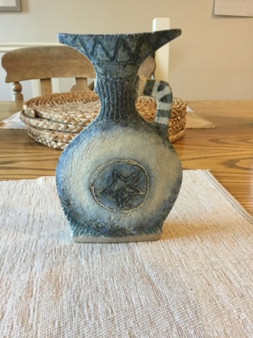 Flat studio vase, TH mark - Terri Holman  Img_5018