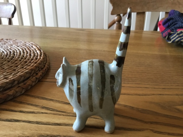 Studio Pottery Cat Figurine JH mark - John Hilder  Img_5135