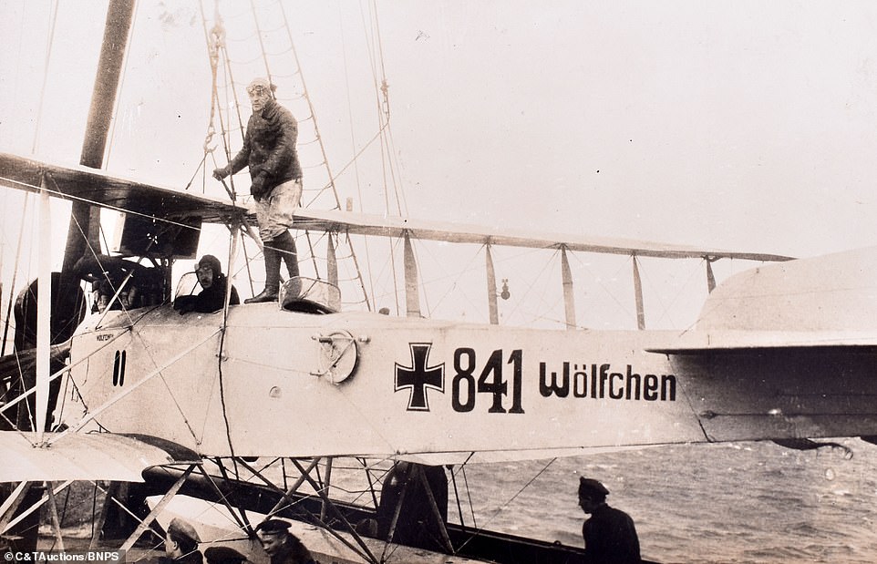 SMS Wolf corsaire allemand WW1 1/350 scratch 95079711