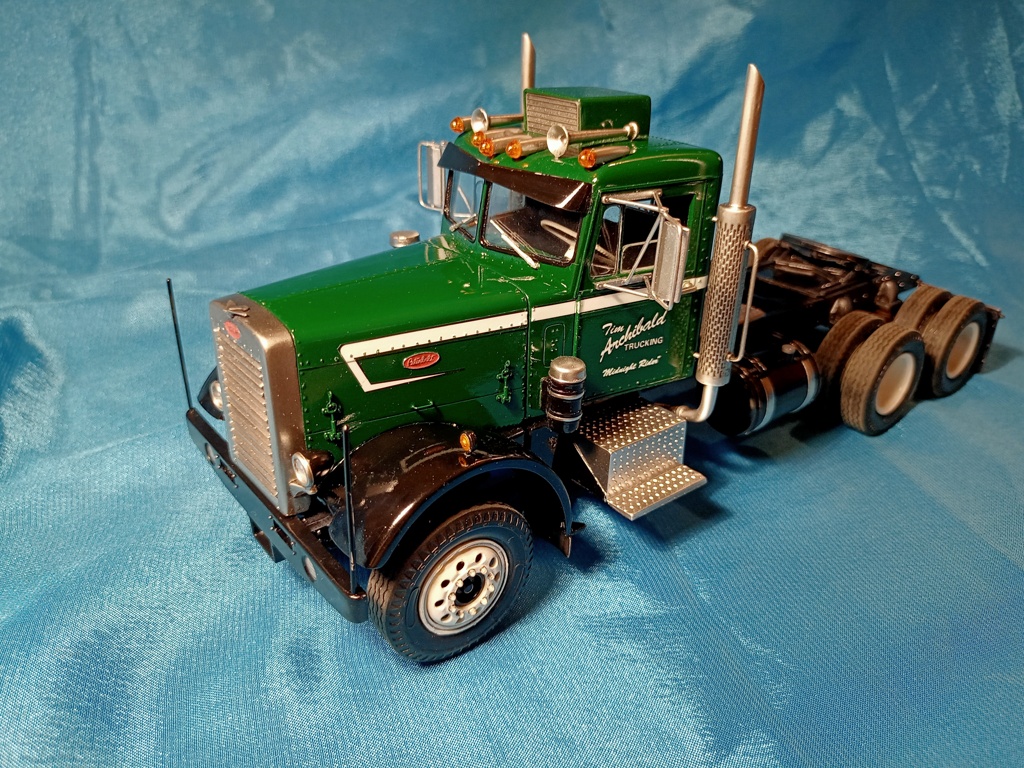 [AMT] 1/25 - Peterbilt 351  - Page 6 Img22754