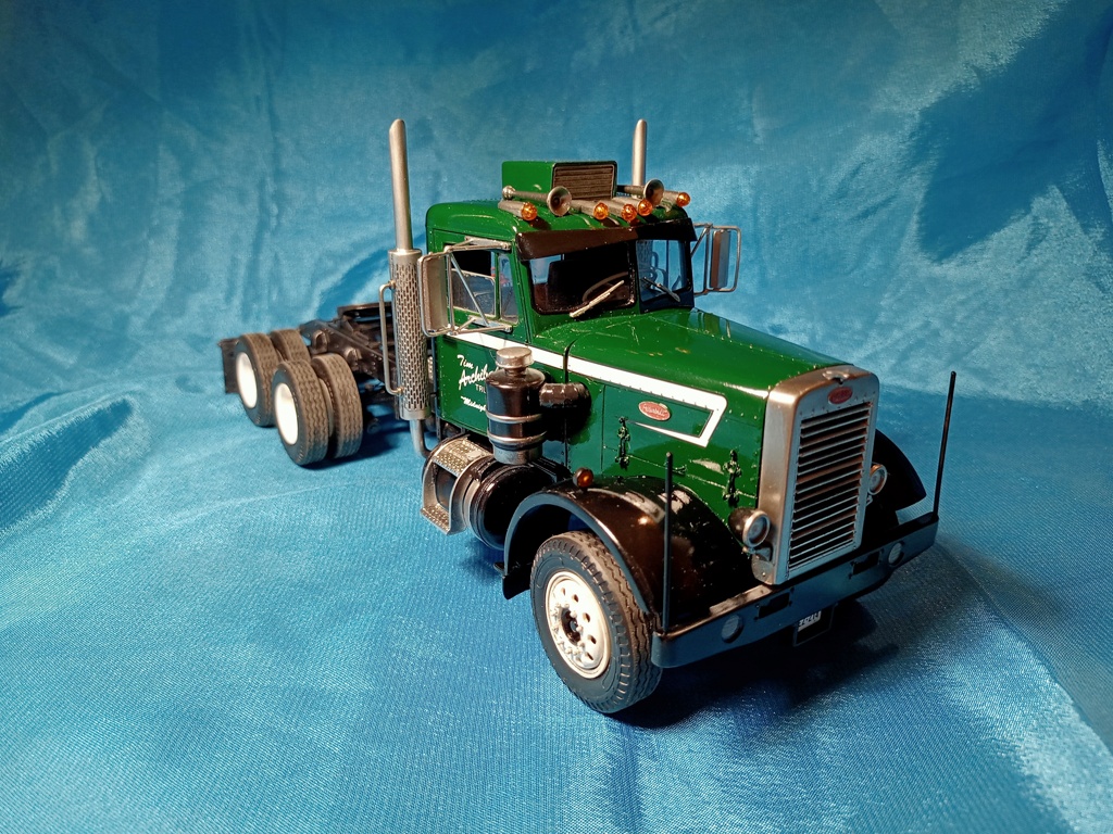 Peterbilt 351 [AMT + scratch 1/25°] de dark83000 (expo) Img22938