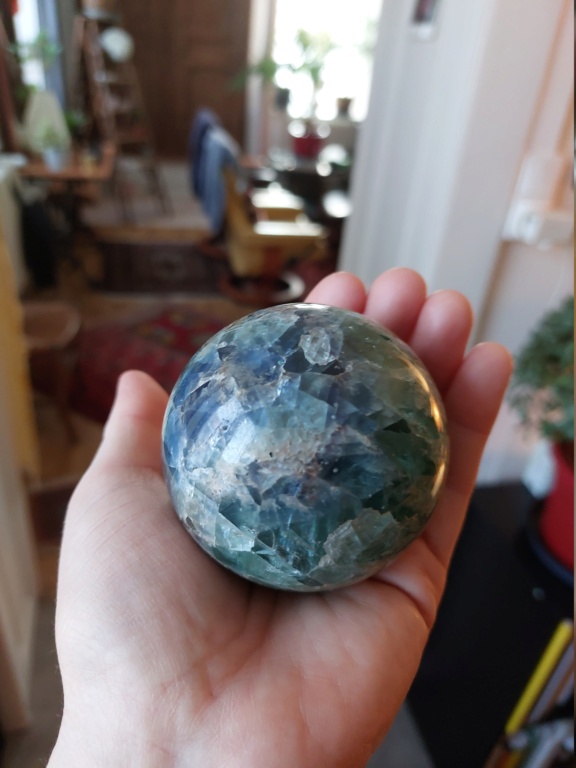 Identification d'une sphère bleu-vert  20231014