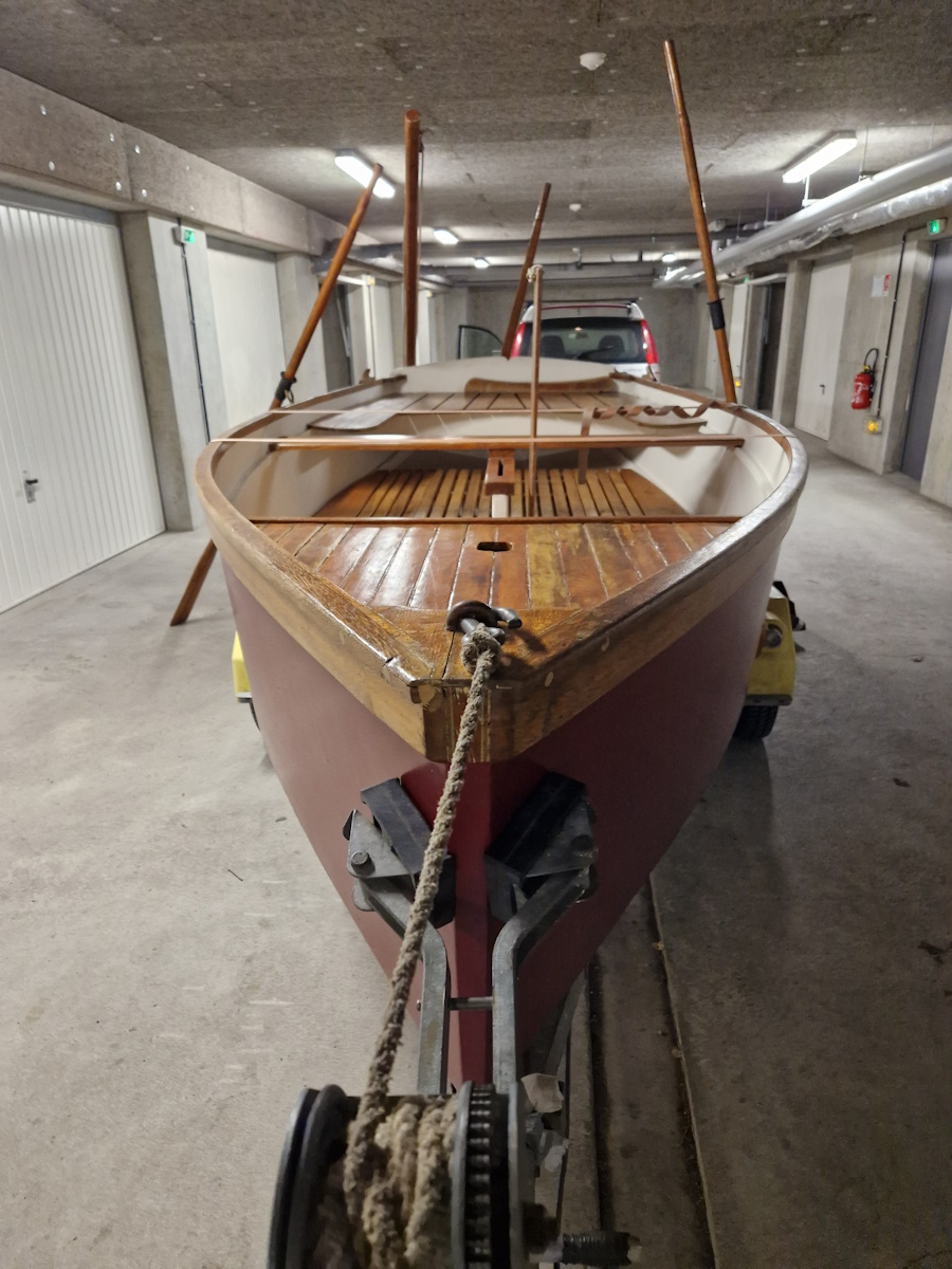 Barque type canot breton, voile au tiers, rame, en CTP 20231210