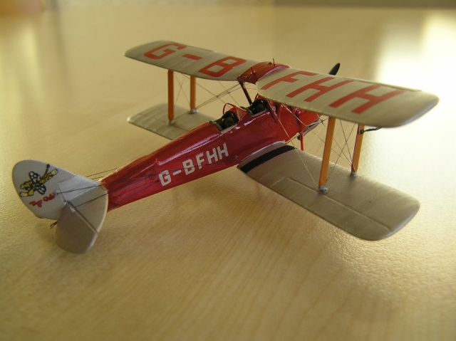 2 Tiger Moth 1/72 , [Aeroclub plastique] et [Contour Creative papier] Pc090020