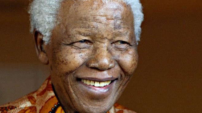 Nelson Mandela,l'ancien président sud-africain,est mort 21821810